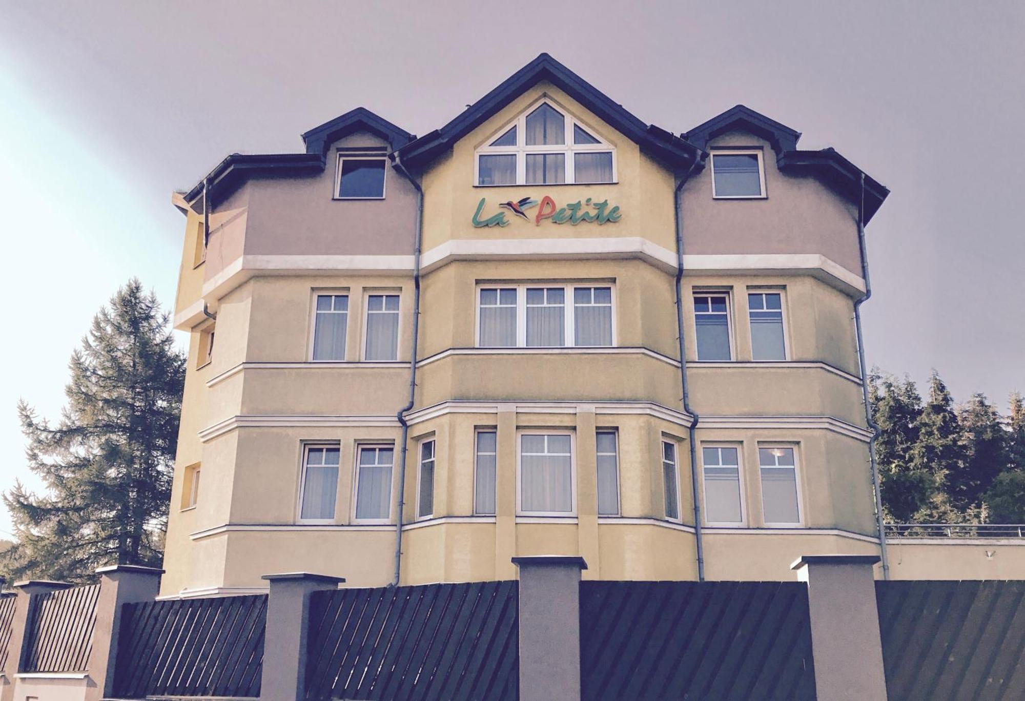 La Petite Apartments & Rooms — Photos 1